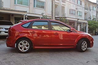 รับซื้อรถยนต์ ford ขายรถยนต์ Ford focus 2010